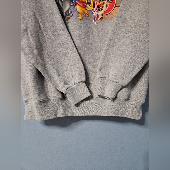 Vintage Walt Disney World 2003 Pooh Tigger Eeyore Gray Sweatshirt Pullover Large - Picture 4 of 5